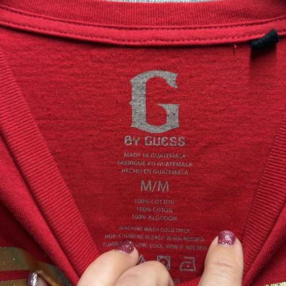 Guess Red and Gold Short Sleeve Tee size medium - Picture 4 of 6